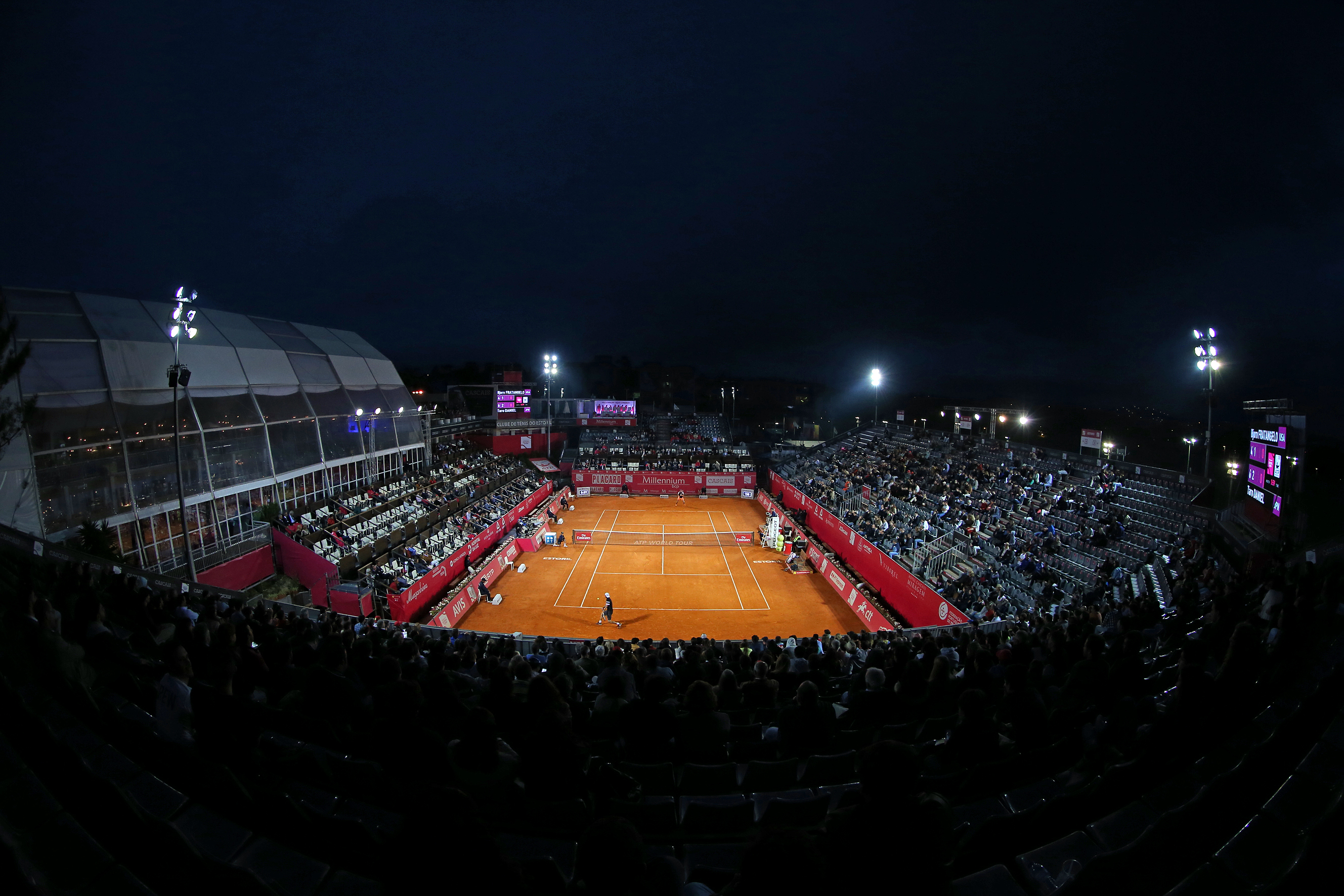 Estádio Millennium by night