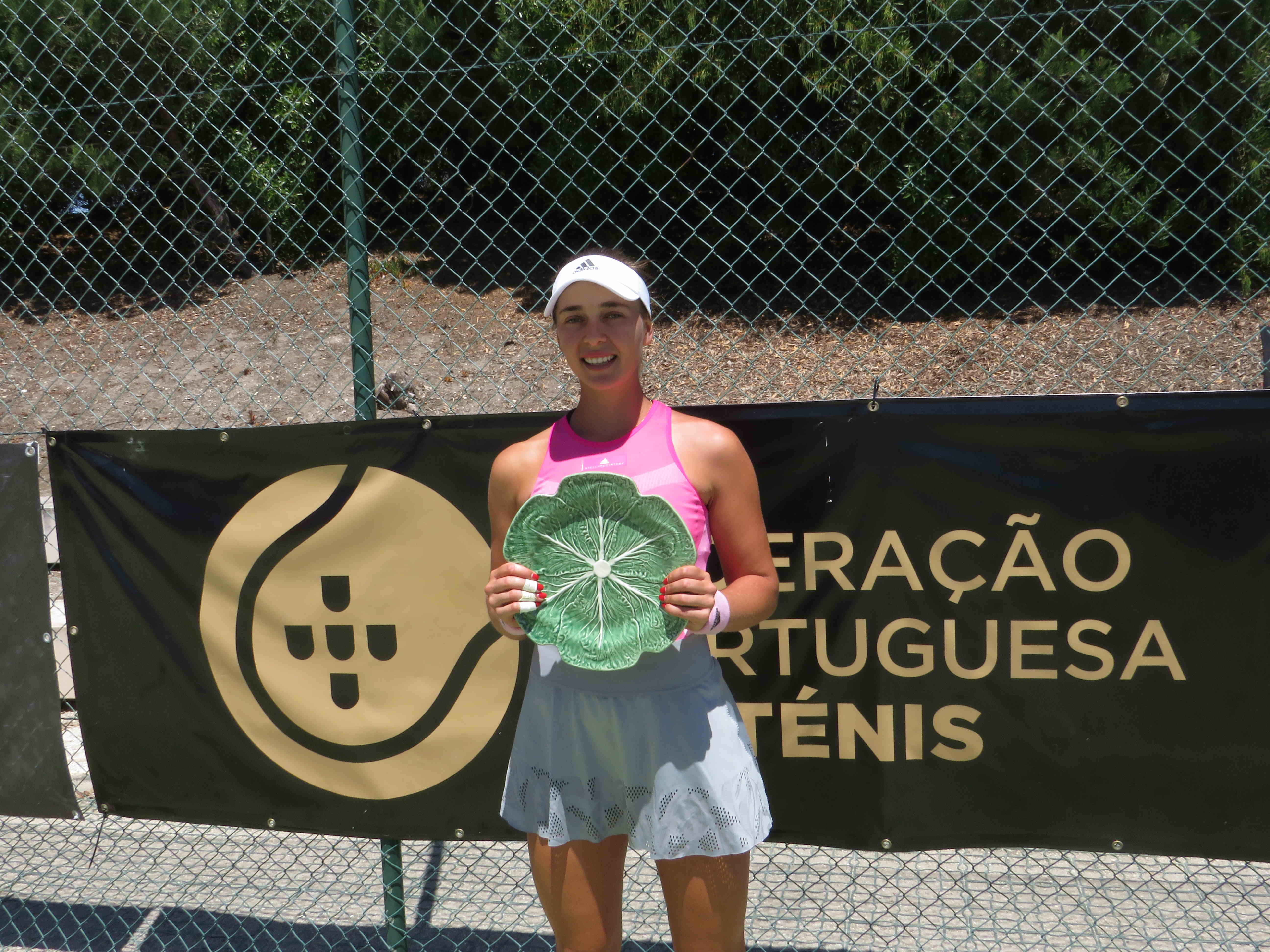 Deniz Khazaniuk é a grande vencedora do Óbidos Ladies Open 4 Raquetc