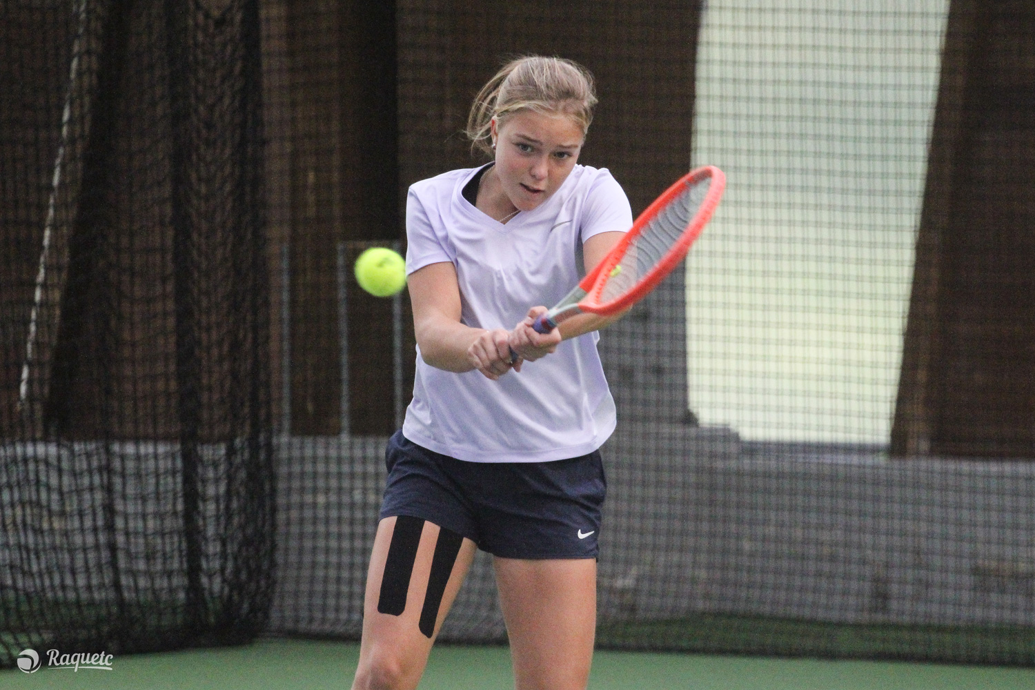 Angelina Voloshchuk marca duelo de campeãs nacionais com Francisca