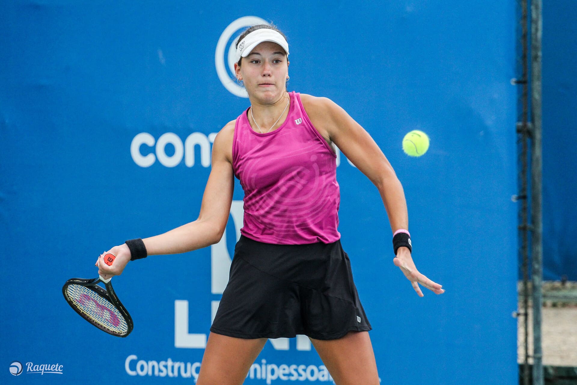 Matilde marca mais um duelo de irmãs no Funchal