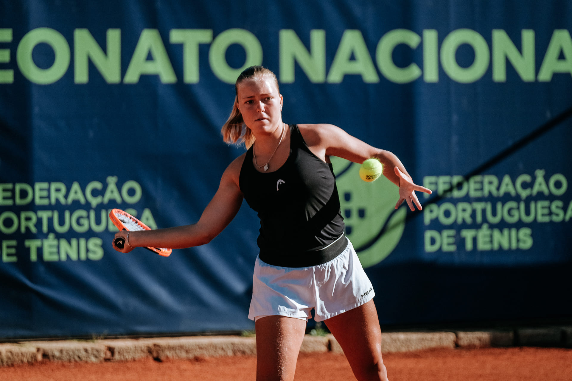Angelina Voloshchuk repete final no Campeonato Nacional de Sub 16 e