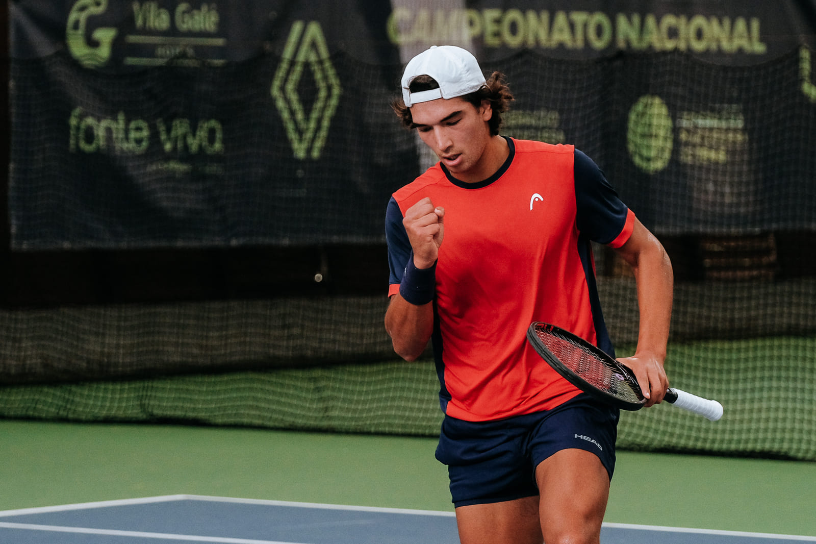 Henrique Rocha vence braço de ferro de 2h53 rumo à primeira final no ...