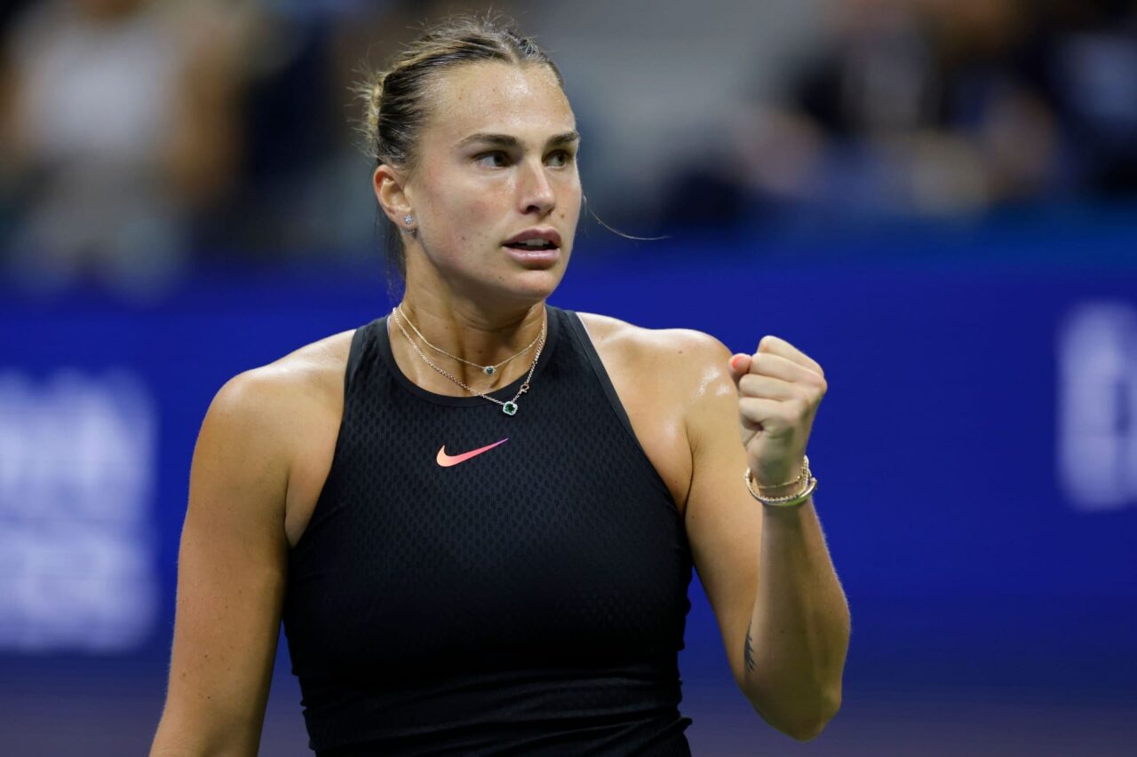 US Open: Sabalenka nas meias-finais sem jogar após lesão de Vondrousova