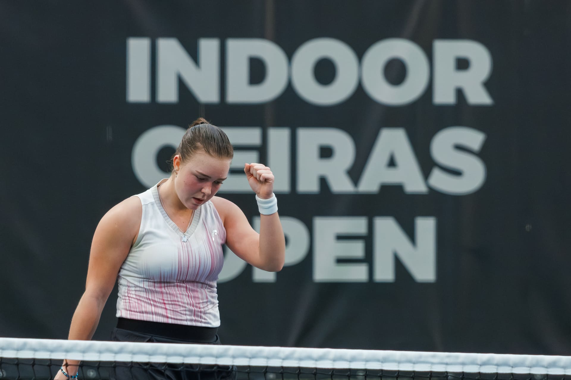 Ténis Angelina cinsegue uma vitória importante no Jamor.