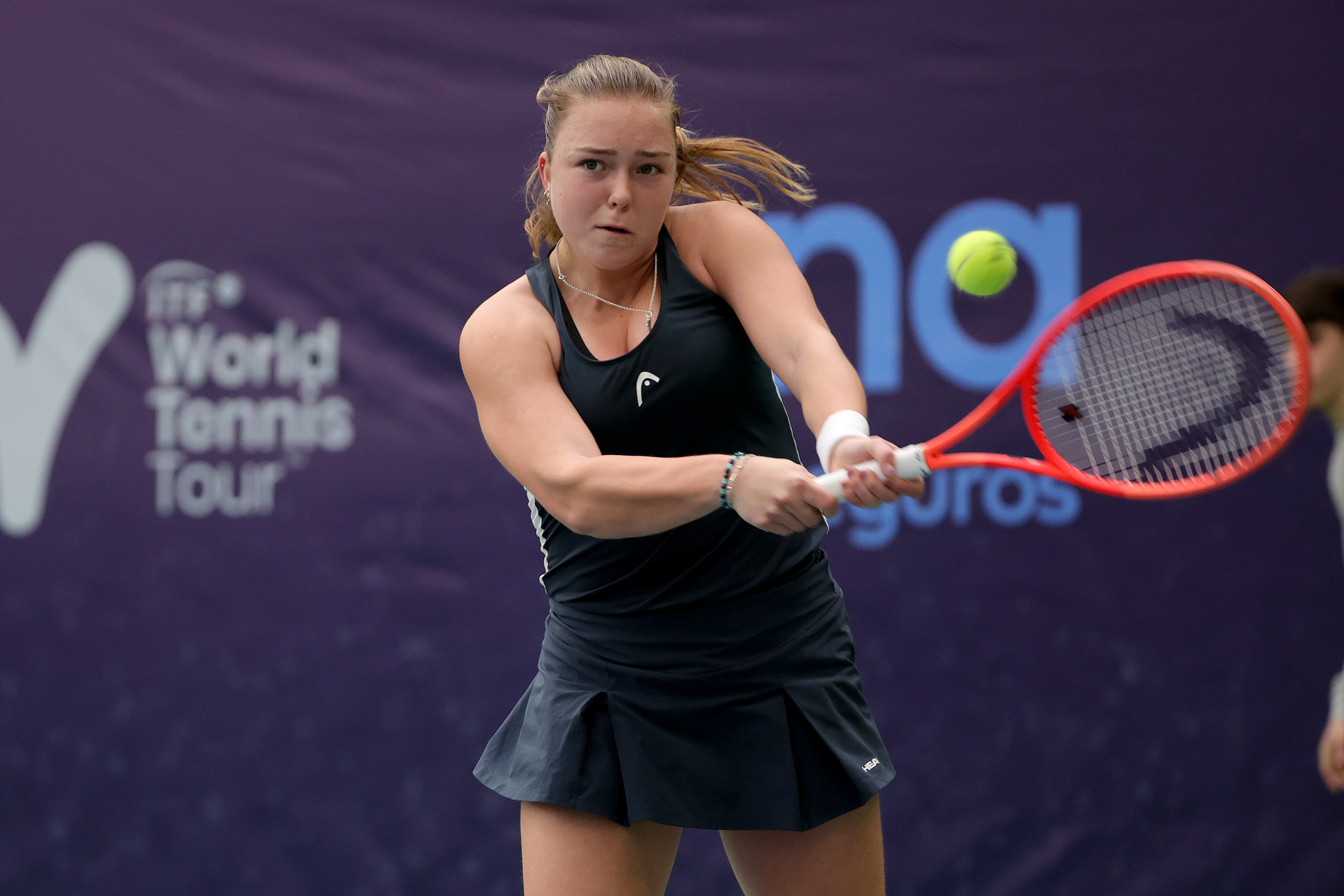 Ténis Angelina perdeu na estreia na Cidade Invicta.